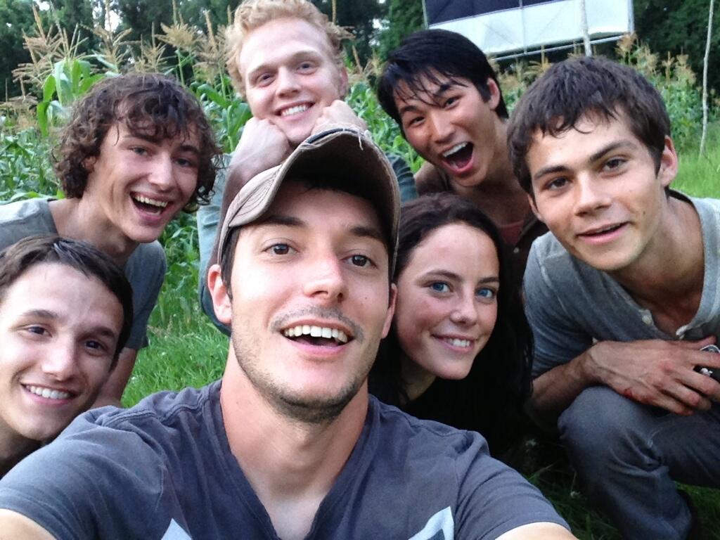 THE MAZE RUNNER Director Wes Ball Tweets Cast Picture in the Glade!